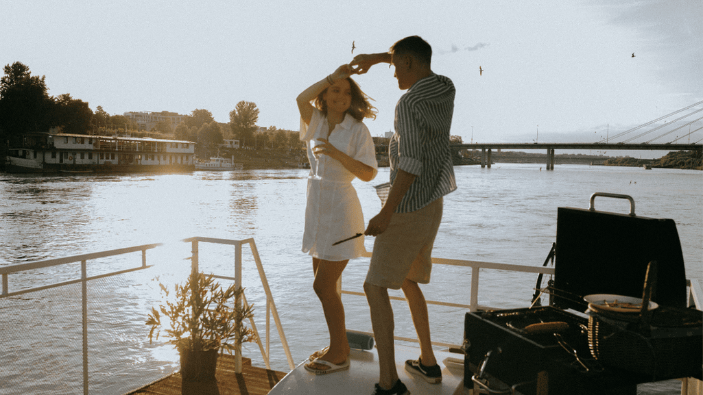 How to Choose the Perfect Yacht Party Outfit