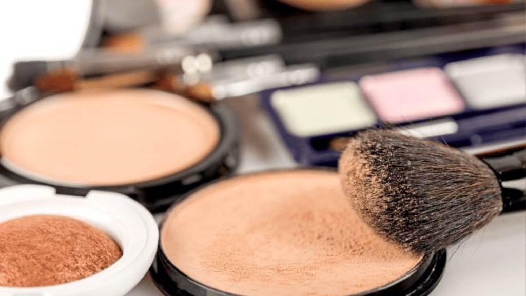 Advantages of Pre-curated Makeup Kits