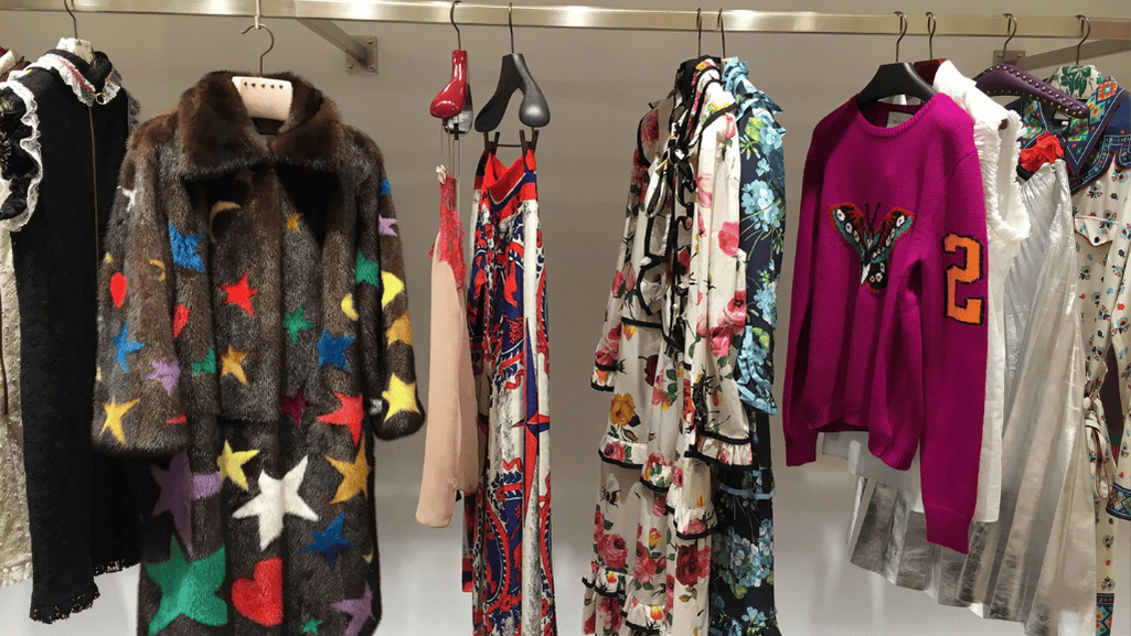building trendy fashion collection
