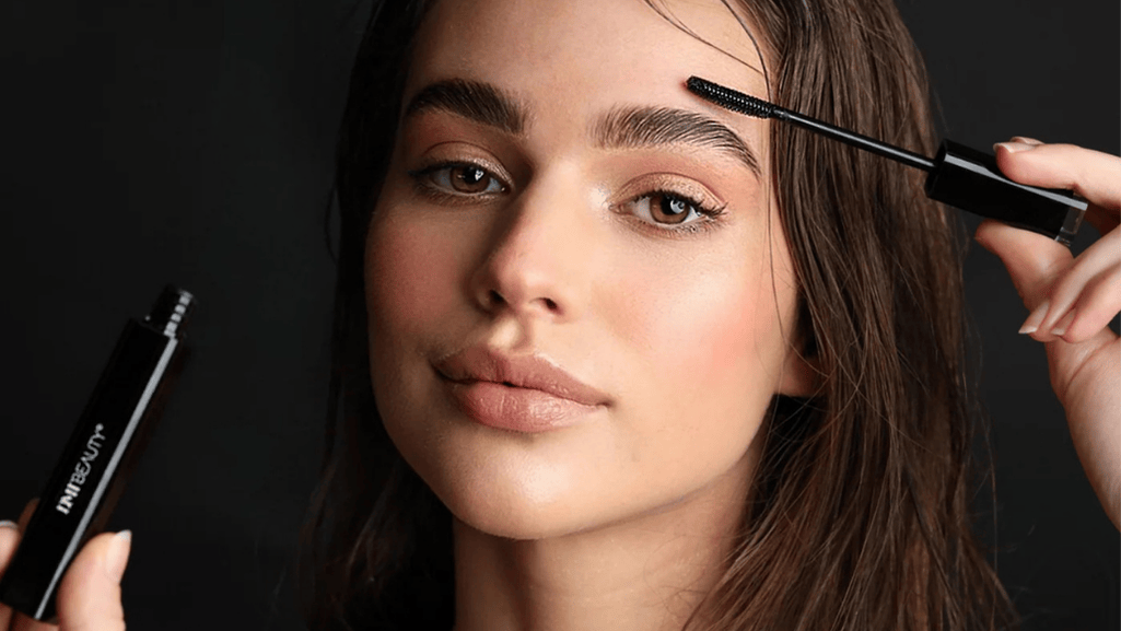 applying brow gel