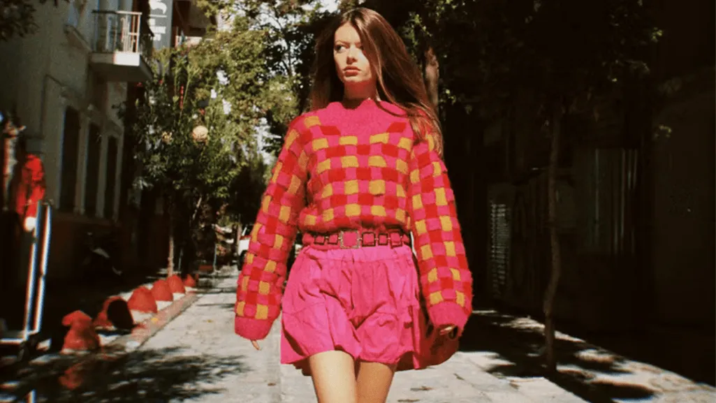 A conceptual image representing the idea of seasonless fashion.