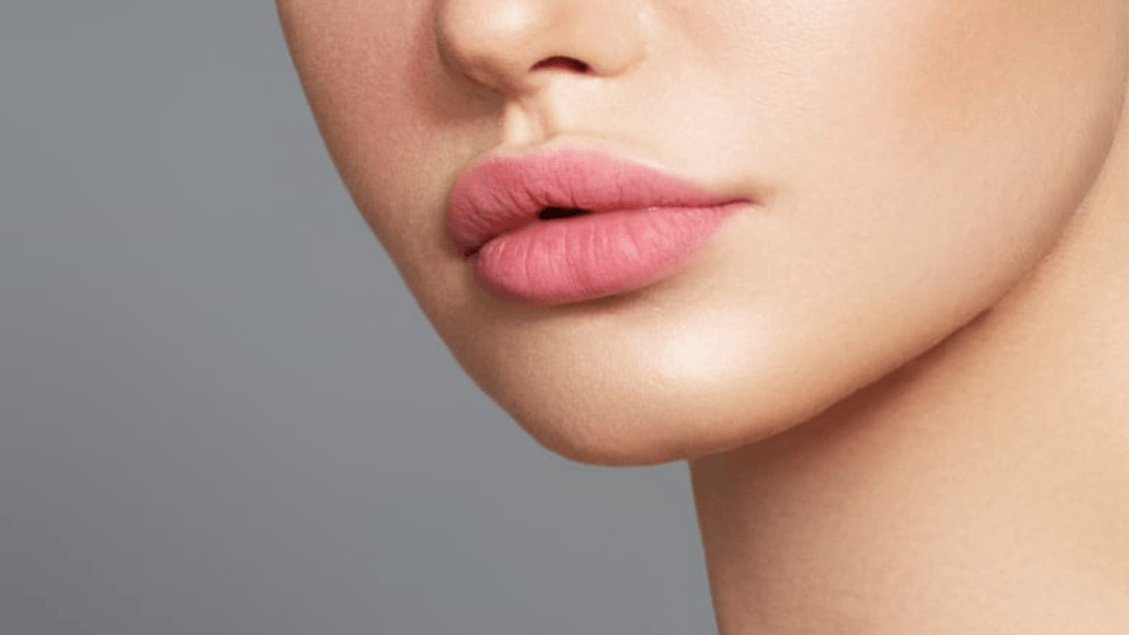 Lip Plumper Gloss is Best for Fuller Lips