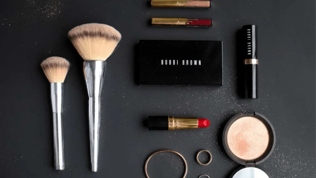 Online Shopping for Travel-Friendly Beauty Products