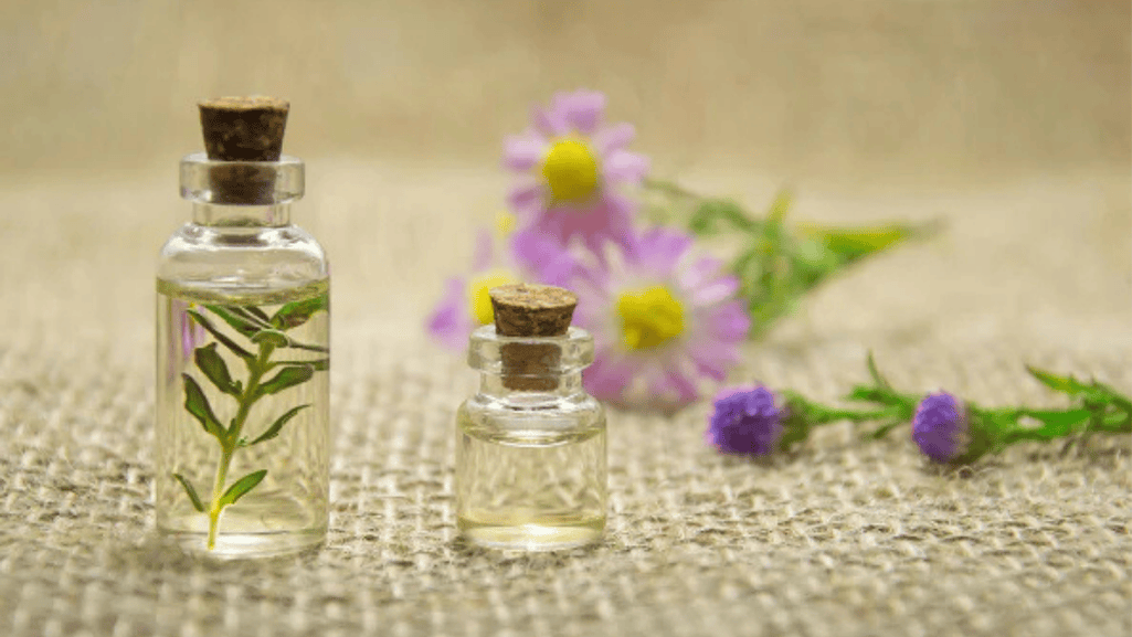 The Difference Between Extrait de Parfum and Eau de Parfum