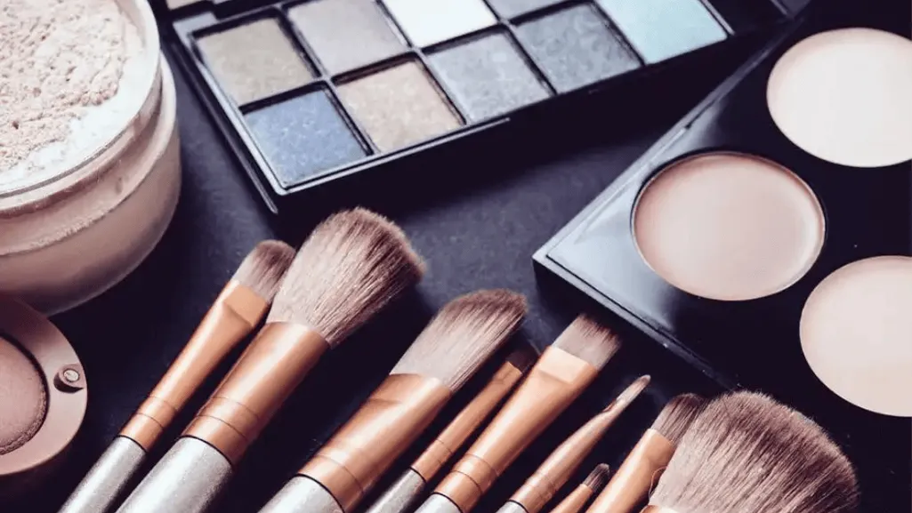 Tips for Bringing Makeup through Airport Security