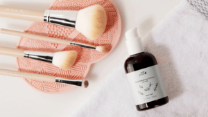 how can i clean makeup brushes